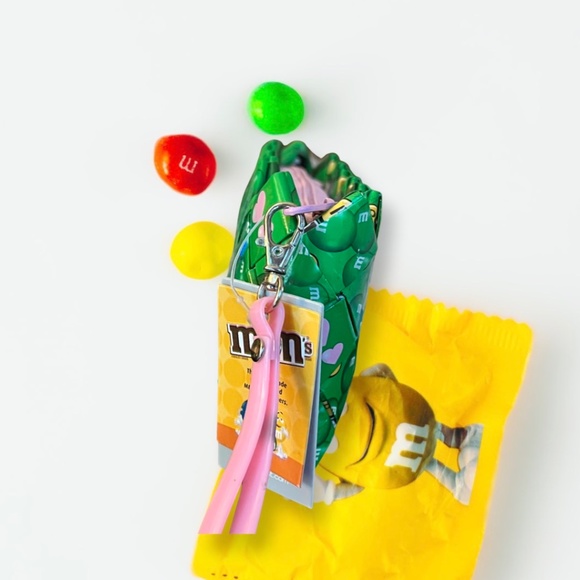 Ecoist  M& M Candy Wrapper Wristlet - Picture 4 of 5